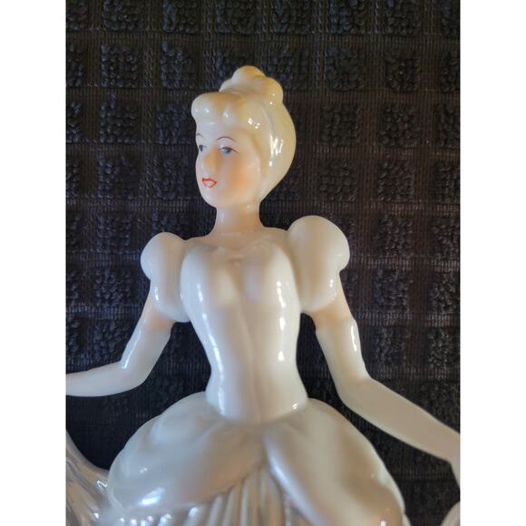 Vintage Cinderella Ballroom Dancing Girl Figurine, YH Lusterware Lady - Picture 4 of 5